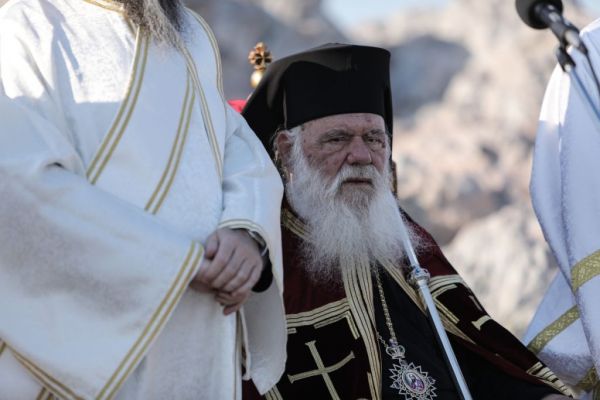 Ιερώνυμος : Η Εκκλησία στο πλευρό κάθε κατατρεγμένου – Η ΕΕ να αναλάβει τις ευθύνες της