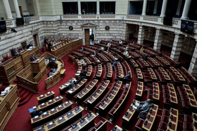 Πιστώσεις για προσλήψεις εκπαιδευτικών – Σε ποια προϊόντα παρατείνεται η μείωση του ΦΠΑ ως το 2021