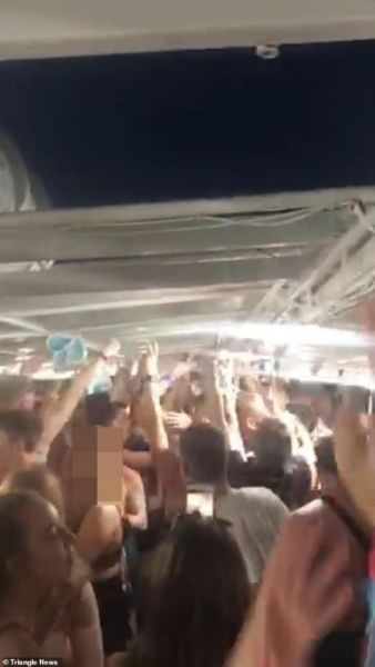 Σάλος με το πάρτι Βρετανών σε γιοτ στη Ζάκυνθο – Τουλάχιστον οκτώ με κοροναϊό