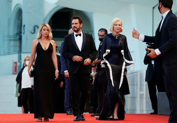 77ο Φεστιβάλ Βενετίας: Οι καλύτερες εμφανίσεις στο κόκκινο χαλί