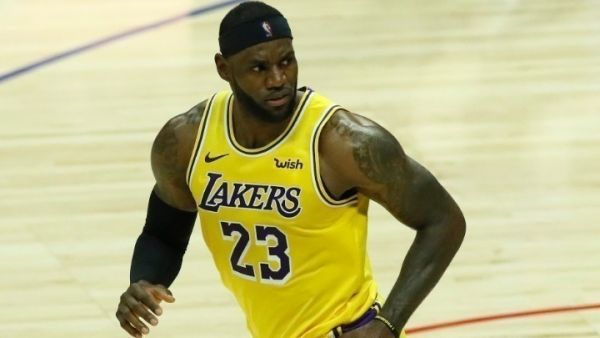 ΛεΜπρον για Αντετοκουνμπο: Eκνευρίστηκα, αλλά το αξίζει…