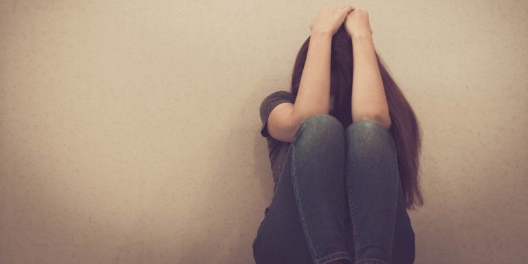 Σοκ στην Κέρκυρα: Κακοποίησε την πρώην σύζυγό του έξω από το σχολείο του παιδιού τους