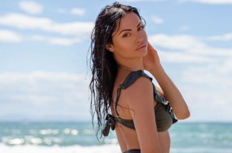 Δήμητρα Αλεξανδράκη: «Πηγαίνετε να κρεμαστείτε – Ειλικρινά δεν αξίζει να ζείτε»