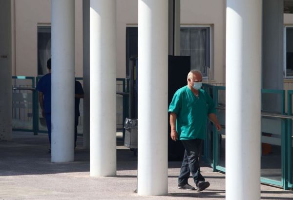 Κοροναϊός: Τρίτος νεκρός μέσα σε λίγες ώρες – Στα 317 τα θύματα
