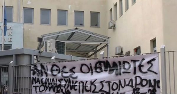 Μαθητές στο MEGA: Κάνουμε κατάληψη για περισσότερες μάσκες και μικρότερα τμήματα