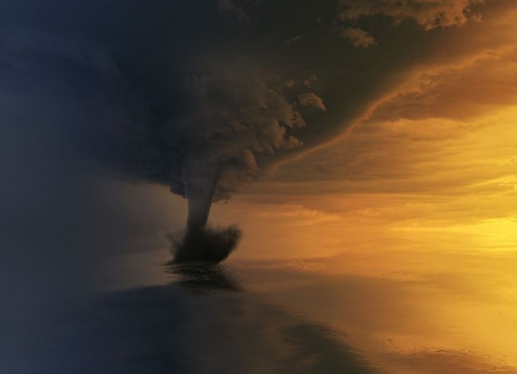 Ανεμοστρόβιλοι «τέρατα» : Δείτε πώς καταστρέφουν τα πάντα στον διάβα τους