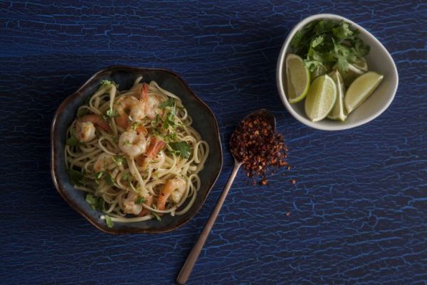 Λινγκουίνι με γαρίδες, λάιμ και κόλιανδρο