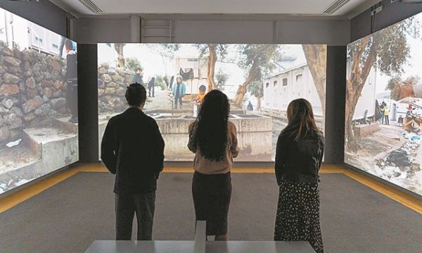 Η Μόρια στο Πολεμικό Μουσείο του Λονδίνου – Εικόνες που σοκάρουν