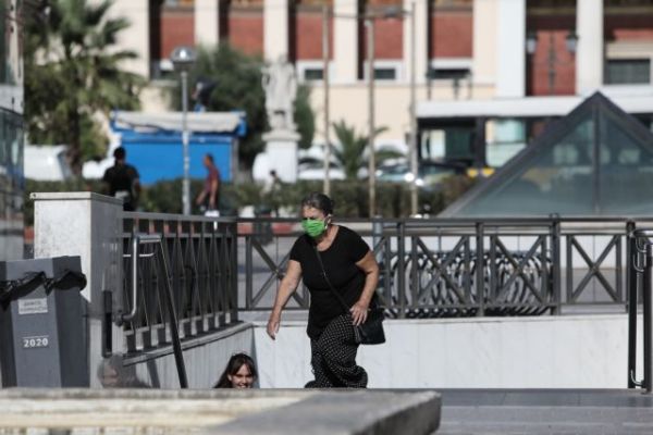 Κοροναϊός : Τι έρχεται μετά το μπαράζ μέτρων – Καθολική χρήση μάσκας και στο βάθος lockdown;