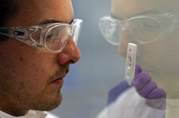 Κοροναϊός : Στη φαρέτρα της Ελλάδας τα rapid tests – Τι είναι και γιατί υπάρχουν αμφιβολίες