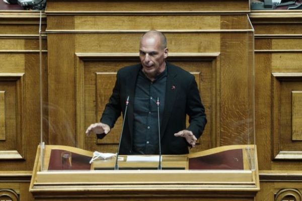 Βαρουφάκης: Μέσα στο 2021 θα πάμε σε κούρεμα μισθών και συντάξεων