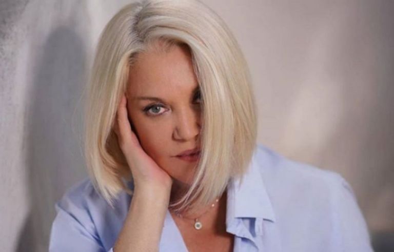 Ρούλα Κορομηλά: «Καμία γυναίκα που υφίσταται κακοποίηση δεν πρέπει να αισθάνεται μόνη »