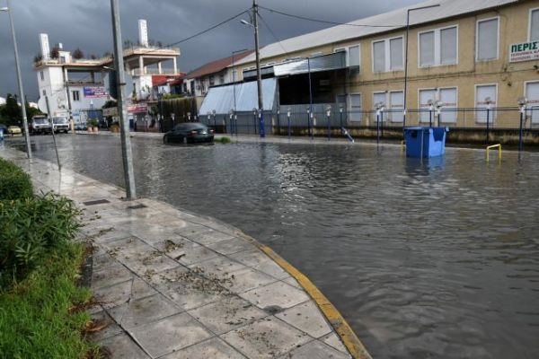Κακοκαιρία : Πλημμύρες σε Στερεά Ελλάδα και Πελοπόννησο – Πού θα χτυπήσει τις επόμενες ώρες