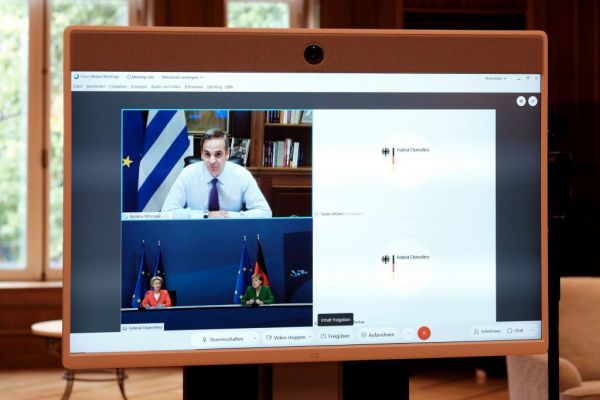 Λάιεν: Συζητήσαμε με Μέρκελ και Μητσοτάκη για τους πρόσφυγες στη Λέσβο