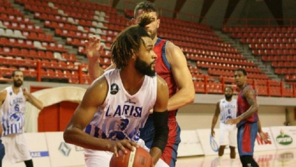 Εύκολα η Λάρισα