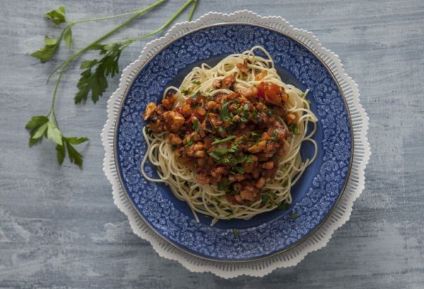 Σπαγγετίνι με κιμά χταποδιού