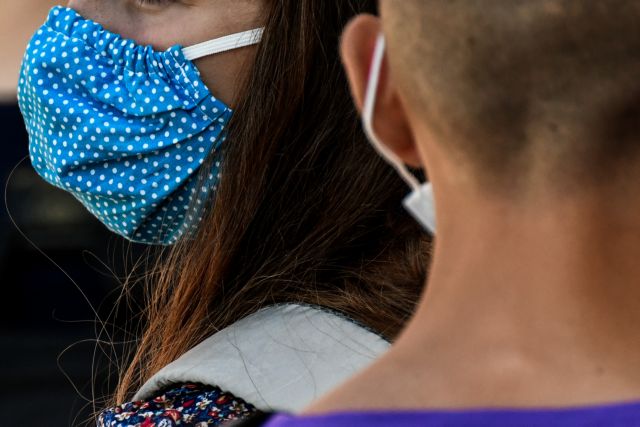 Σχολεία : Διακόπτεται η παραγωγή μασκών για τους μαθητές μετά το «φιάσκο»