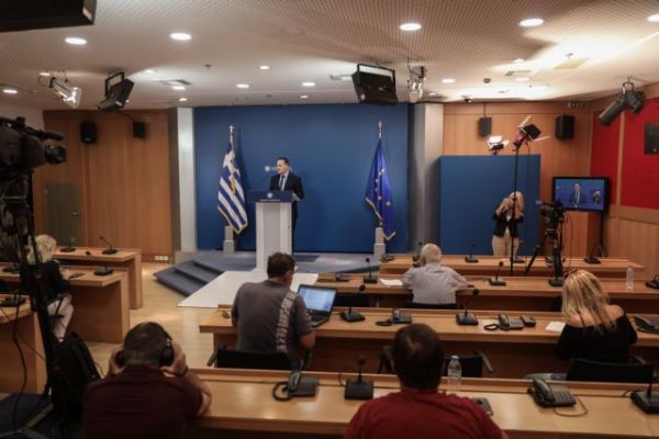 Κοροναϊός – Πέτσας: Είμαστε έτοιμοι να λάβουμε όποιο μέτρο χρειαστεί – Ετοιμάζεται κατάλογος