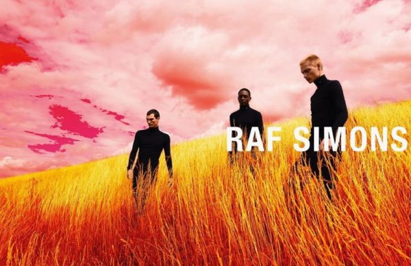 Ο Raf Simons γράφει ιστορία