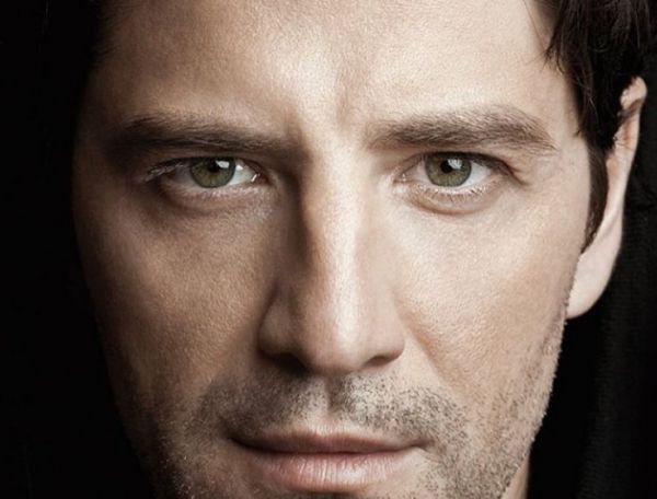 Σάκης Ρουβάς : Το τρυφερό φιλί στην Κάτια Ζυγούλη που ενθουσίασε το Ηρώδειο