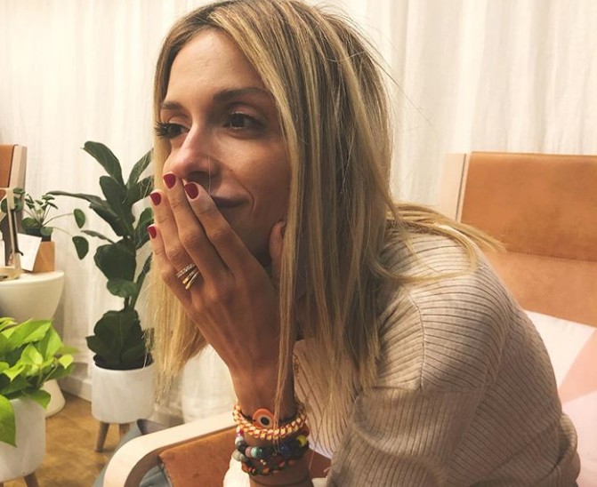 Σοφία Καρβέλα : Συγκινεί η εξομολόγησή της- «Κλείνω 12 χρόνια νηφάλια»