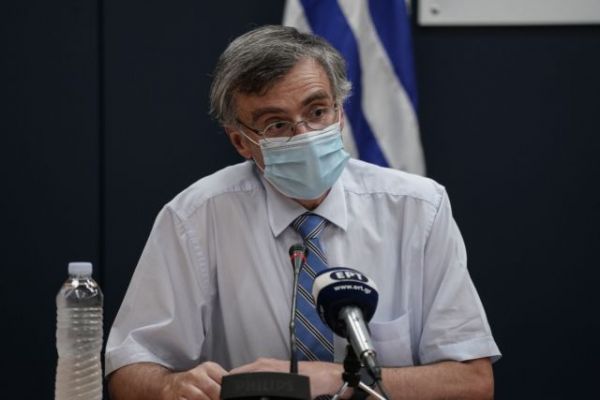 Τσιόδρας : Μαχαίρι με δύο όψεις η μάσκα – Τα παιδιά να την αντιμετωπίσουν σαν μια ευχάριστη δραστηριότητα
