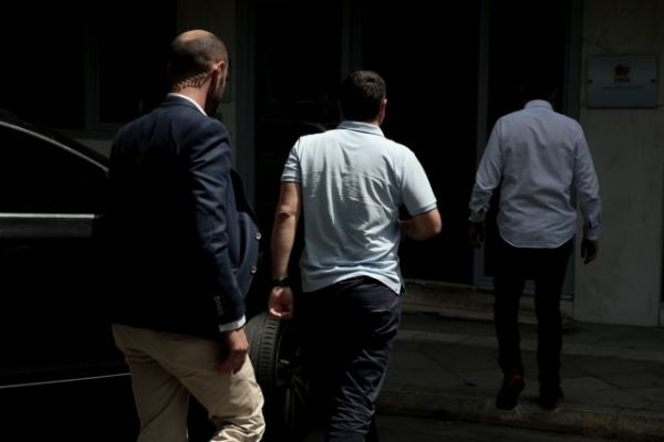 ΣΥΡΙΖΑ : Συγκροτείται επιτροπή «δεοντολογίας» – Με κυρώσεις απειλεί ο Τσίπρας τον Τσακαλώτο