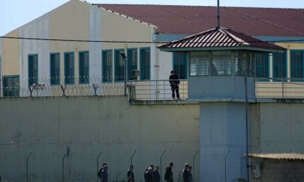 Ναρκωτικά και κινητό τηλέφωνο εντοπίστηκαν στις φυλακές Τρικάλων