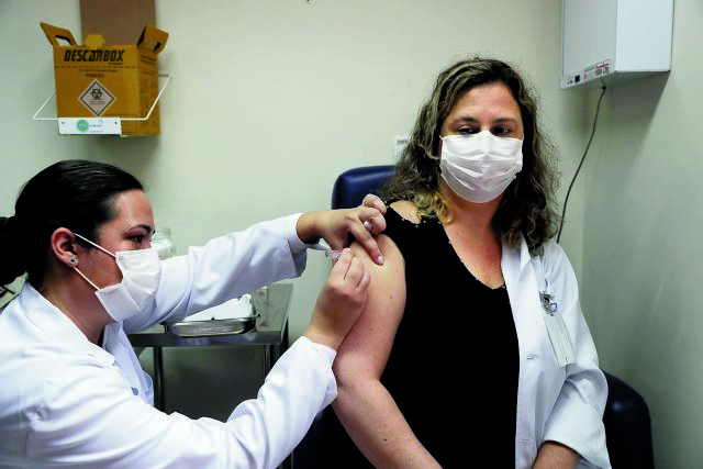 Λουράντος στο MEGA: Μόνο με ιατρική συνταγή θα γίνεται το αντιγριπικό εμβόλιο