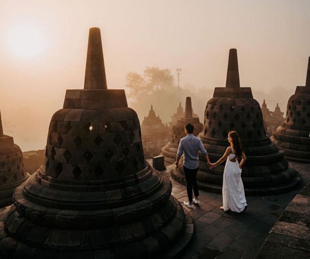 Αυτές οι φωτογραφίες με ζευγάρια που ταξιδεύουν ανά τον κόσμο θα σας εντυπωσιάσουν