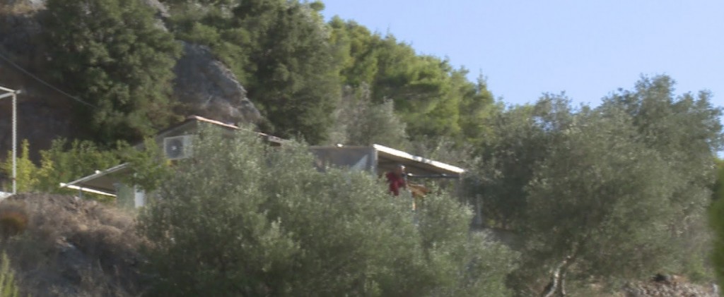 Λουτράκι : Έγκλημα πάθους βλέπουν οι αρχές πίσω από τη διπλή δολοφονία – Ποια ήταν η 45χρονη