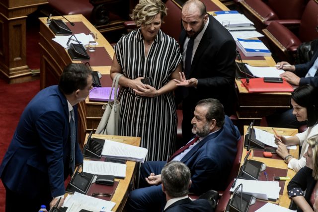 ΚΙΝΑΛ : Τροπολογία για τον αποκλεισμό των χρυσαυγιτών από τις εκλογές