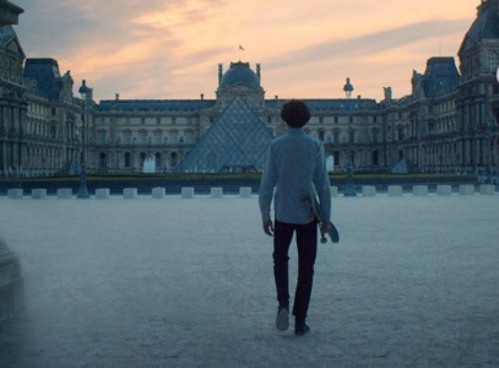 Βίντεο : Για σκέιτμπορντινγκ στο Λούβρο και χορό στο μουσείο Ορσέ