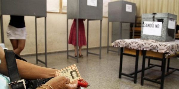Στις κάλπες οι Τουρκοκύπριοι – Ο εκλεκτός του Ερντογάν, οι απειλές σε Ακιντζί