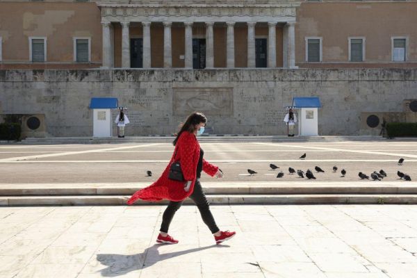 Γκάγκα : Φοβίζει η ευκολία μετάδοσης του κοροναϊού – Γιατί πρέπει να φοράμε μάσκα