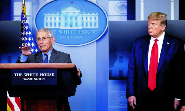 Φάουτσι για βόλτα Τραμπ έξω από το νοσοκομείο: Η σιωπή μου προς… απάντησή του