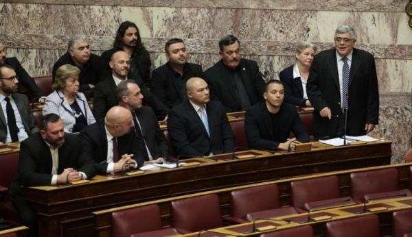 Τσιάρας: Θα επαναφέρουμε τη διάταξη για τα πολιτικά δικαιώματα