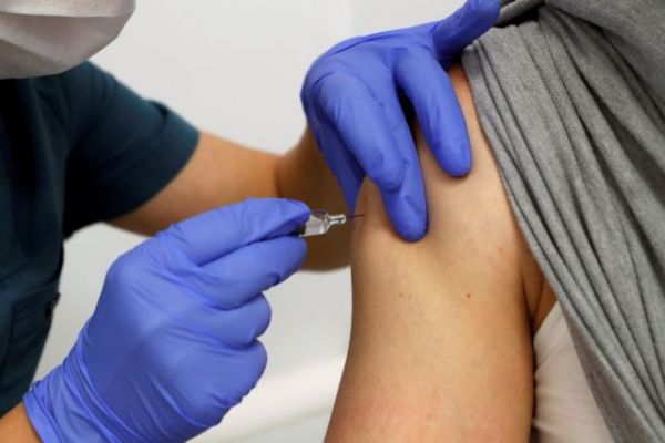 Κοροναϊός: Πώς γίνεται κάποιος εθελοντής σε υπό δοκιμή εμβόλιο – Τα κριτήρια