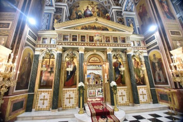 Κοροναϊός : Αλλαγές στην πληρότητα των χώρων λατρείας – Τι προβλέπει ο χάρτης υγειονομικής ασφάλειας