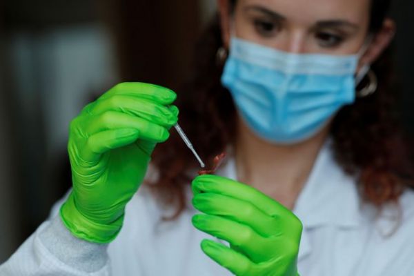 Πρωτοποριακό τεστ κοροναϊού: Χωρίς μπατονέτα, δίνει αποτέλεσμα σε 40 λεπτά
