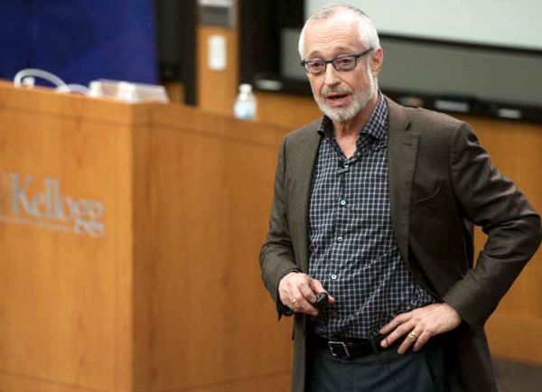 Απίστευτο: Οι νικητές του Νόμπελ Οικονομίας πιάστηκαν… κυριολεκτικά στον ύπνο