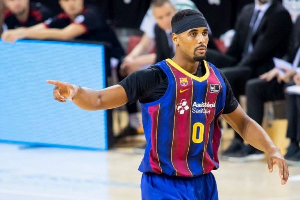 Η απίστευτη προσποίηση του Ντέιβις στον Παπαγιάννη