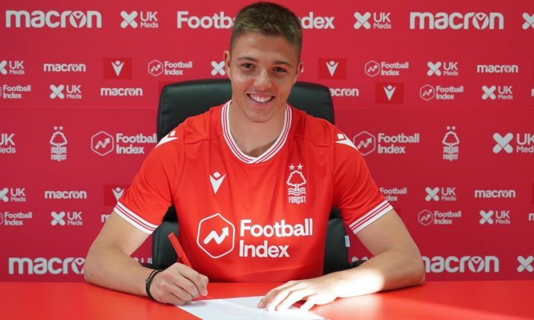 Πίκουλας και Πιέτρης υπέγραψαν στη Νότιγχαμ Φόρεστ