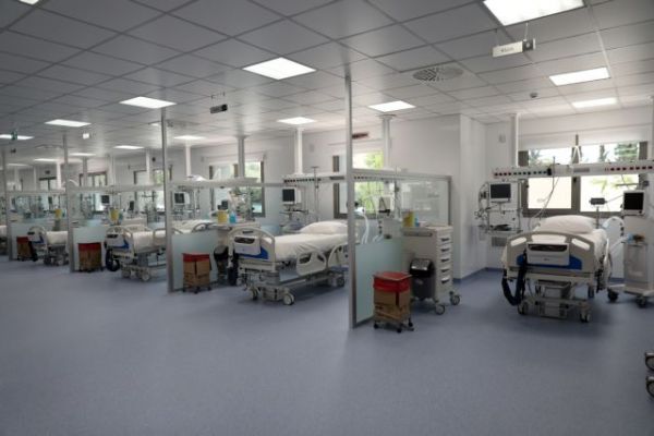 Κοροναϊός : Συγκλονίζει η μαρτυρία ασθενή που έμεινε δύο μήνες στην εντατική