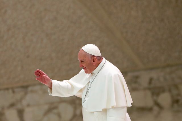 Κοροναϊός : Ο Πάπας ακυρώνει τις γενικές ακροάσεις του παρουσία πιστών