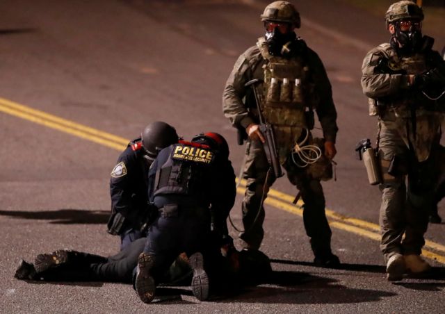 Αυτοκίνητο έπεσε πάνω σε πεζούς στη Γερμανία – Ένας νεκρός και τρεις τραυματίες