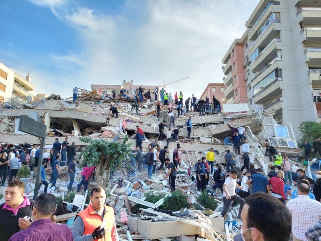 Σεισμός : Επικοινωνία Δένδια - Τσαβούσογλου - Έτοιμη για αποστολή βοήθειας η Ελλάδα