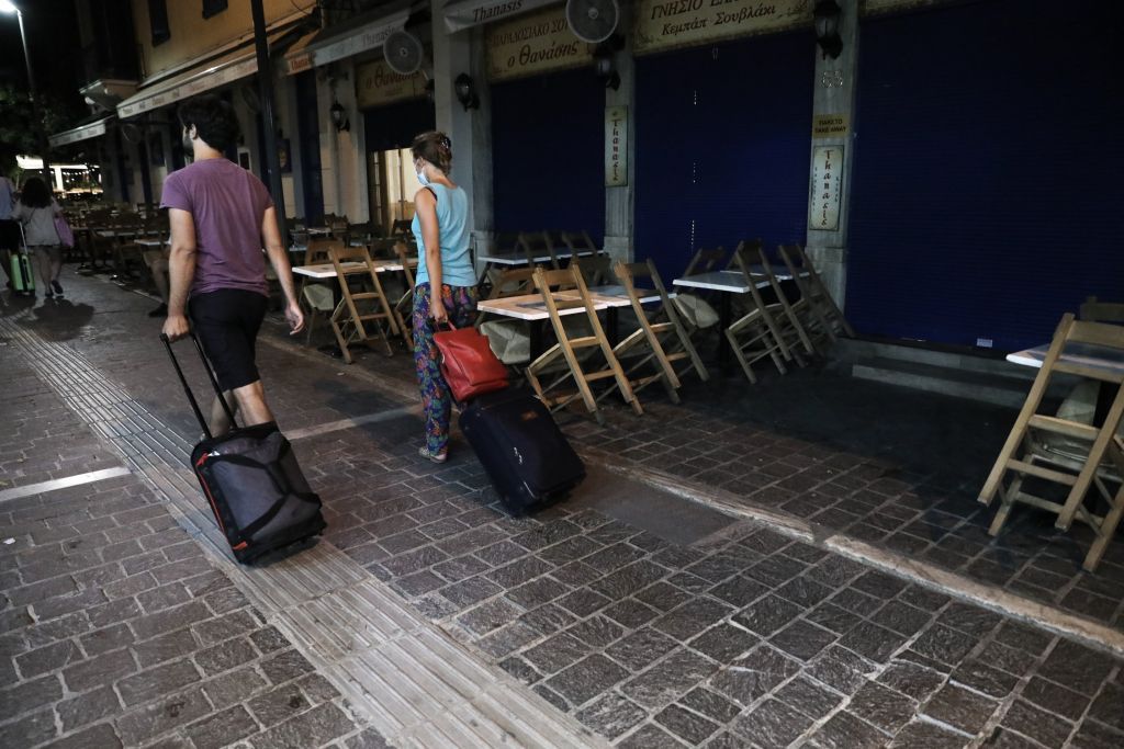 Παπαθανάσης στο MEGA: Σκοπός δεν είναι να κλείνουν τα καταστήματα, αλλά να τηρούνται τα μέτρα