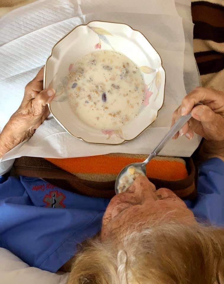 Η συγκλονιστική ιστορία για μια γιαγιά 93 ετών που ζει μόνη της
