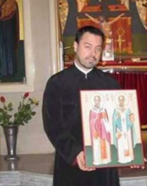 Αυτός είναι ο Ελληνας ιερέας που δέχθηκε δολοφονική επίθεση στη Λιόν